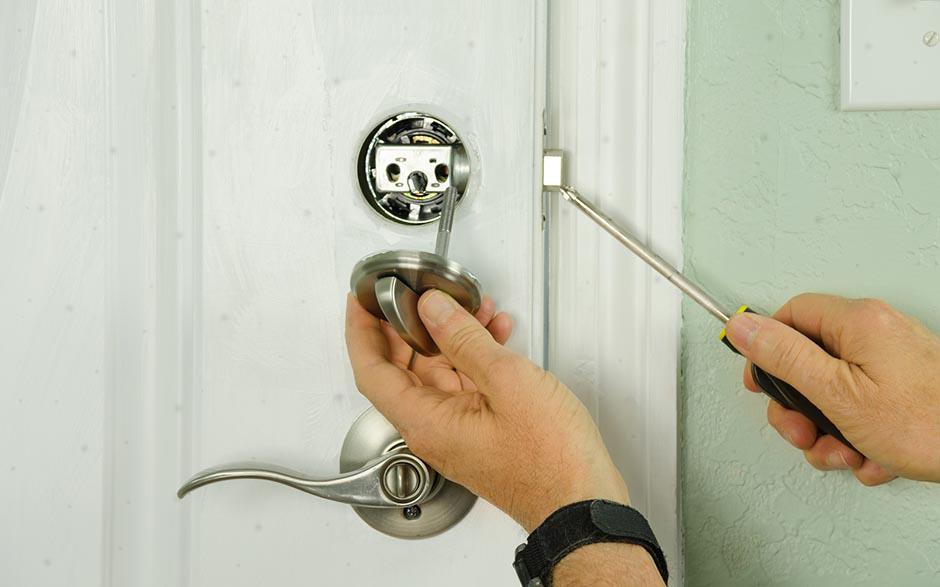 acquisition d'une porte-blindee d'appartement Arles